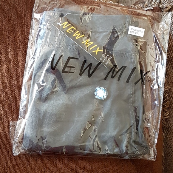 RESTOCKED!! Sexy Soft MOTO Jeans with Ankle Zip! - Picture 3 of 3